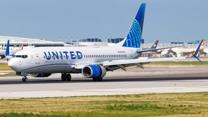 Photo of N33264 - Boeing 737-824 operated by United Airlines