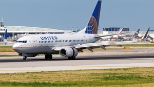 Photo of N14735 - Boeing 737-724 operated by United Airlines