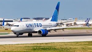 Photo of N14731 - Boeing 737-724 operated by United Airlines