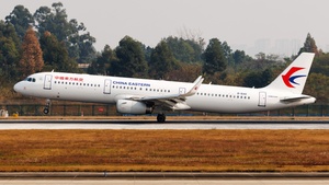 Photo of B-1640 - Airbus A321-231 operated by China Eastern Airlines