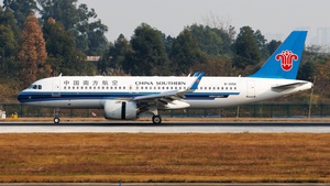 Photo of B-305E - Airbus A320-251N operated by China Southern Airlines