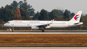 Photo of B-9906 - Airbus A321-231 operated by China Eastern Airlines