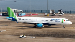 Photo of VN-A585 - Airbus A321-211 operated by Bamboo Airways