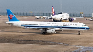 Photo of B-6389 - Airbus A321-231 operated by China Southern Airlines