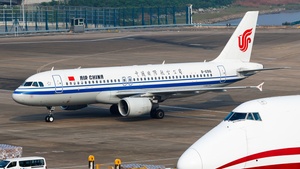 Photo of B-6916 - Airbus A320-214 operated by Air China