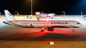 Photo of B-58210 - Airbus A321-252NX operated by Starlux