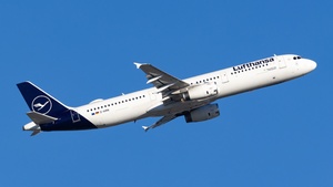 Photo of D-AIRN - Airbus A321-131 operated by Lufthansa