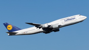 Photo of D-ABYS - Boeing 747-830 operated by Lufthansa