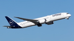 Photo of D-ABPE - Boeing 787-9 Dreamliner operated by Lufthansa