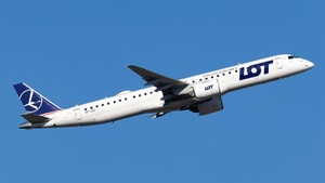 Photo of SP-LEC - Embraer ERJ-195-E2 operated by LOT Polish Airlines