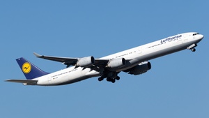 Photo of D-AIHW - Airbus A340-642 operated by Lufthansa
