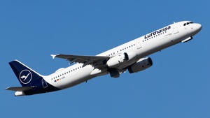 Photo of D-AIRS - Airbus A321-131 operated by Lufthansa