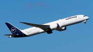 Photo of D-ABPQ - Boeing 787-9 Dreamliner operated by Lufthansa