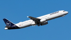 Photo of D-AIRW - Airbus A321-131 operated by Lufthansa