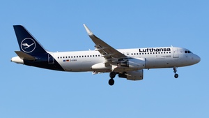 Photo of D-AIWA - Airbus A320-214 operated by Lufthansa