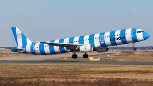 Photo of D-ATCA - Airbus A321-211 operated by Condor
