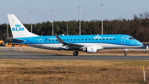 Photo of PH-EXW - Embraer ERJ-175STD operated by KLM Cityhopper