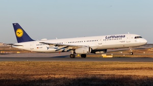 Photo of D-AIRT - Airbus A321-131 operated by Lufthansa