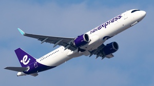 Photo of B-KKD - Airbus A321-251NX operated by Hong Kong Express