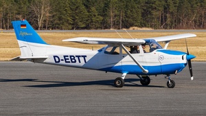Photo of D-EBTT - Reims-Cessna F172N Skyhawk II operated by Hanseatischer Fliegerclub Berlin
