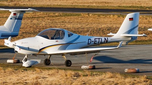Photo of D-ETLN - Aquila A210 operated by Hanseatischer Fliegerclub Frankfurt
