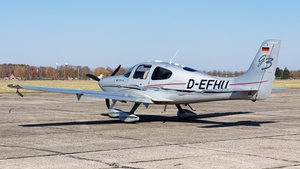 Photo of D-EFHU - Cirrus SR22 G3 GTS operated by Private