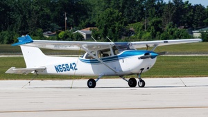 Photo of N65842 - Cessna 172P Skyhawk operated by Holladay Aviation