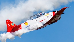 Photo of N7462C - North American T-6F Texan operated by Aeroshell Aerobatic Team