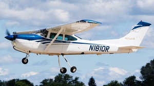 N1810R - Cessna R182 Skylane RG