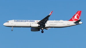 Photo of TC-JSO - Airbus A321-231 operated by Turkish Airlines