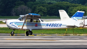 Photo of N486ER - Cessna 172R Skyhawk operated by UW Flying Club