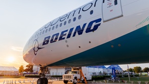 Photo of Boeing 777-212(ER) - Oshkosh