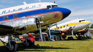Photo of Douglas DC-3C - Oshkosh