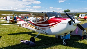Photo of N7301G - Cessna 172K Skyhawk operated by Freeport Flyers