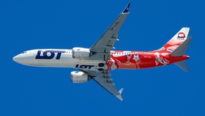 Photo of SP-LVL - Boeing 737 MAX 8 operated by LOT Polish Airlines