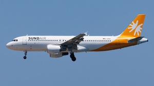 Photo of D-ANNA - Airbus A320-214 operated by Sundair