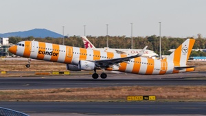 Photo of D-AIAS - Airbus A321-211 operated by Condor