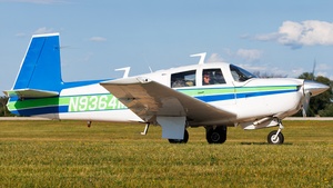 Photo of N9364M - Mooney M20E Super 21 operated by Private