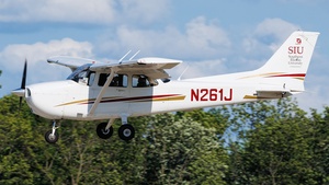 Photo of N261J - Cessna 172S Skyhawk SP operated by Southern Illinois University