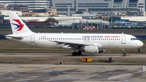 Photo of B-6012 - Airbus A320-214 operated by China Eastern Airlines