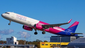 HA-LXB - Airbus A321-231