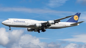 Photo of D-ABYH - Boeing 747-830 operated by Lufthansa