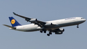 Photo of D-AIGS - Airbus A340-313 operated by Lufthansa