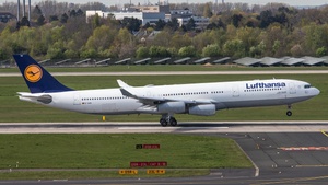 Photo of D-AIGS - Airbus A340-313 operated by Lufthansa