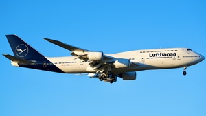 Photo of D-ABYA - Boeing 747-830 operated by Lufthansa