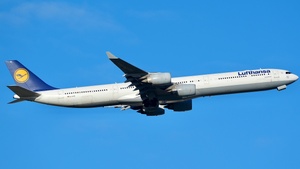 Photo of D-AIHW - Airbus A340-642 operated by Lufthansa