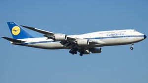 Photo of D-ABYT - Boeing 747-830 operated by Lufthansa