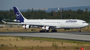Photo of D-AIGX - Airbus A340-313 operated by Lufthansa