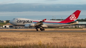 Photo of LX-MCL - Boeing 747-4HAF(ER) operated by Cargolux