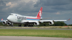Photo of LX-YCV - Boeing 747-4R7F operated by Cargolux Italia